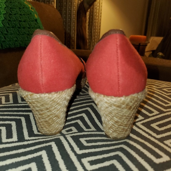 Merona Red Peep Toe Wedges Size 10 - Picture 6 of 6
